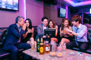 タイ・バンコクのカラオケとは？料金・遊び方・日本との違いを初心者向けに解説【バンコク夜遊びガイド】